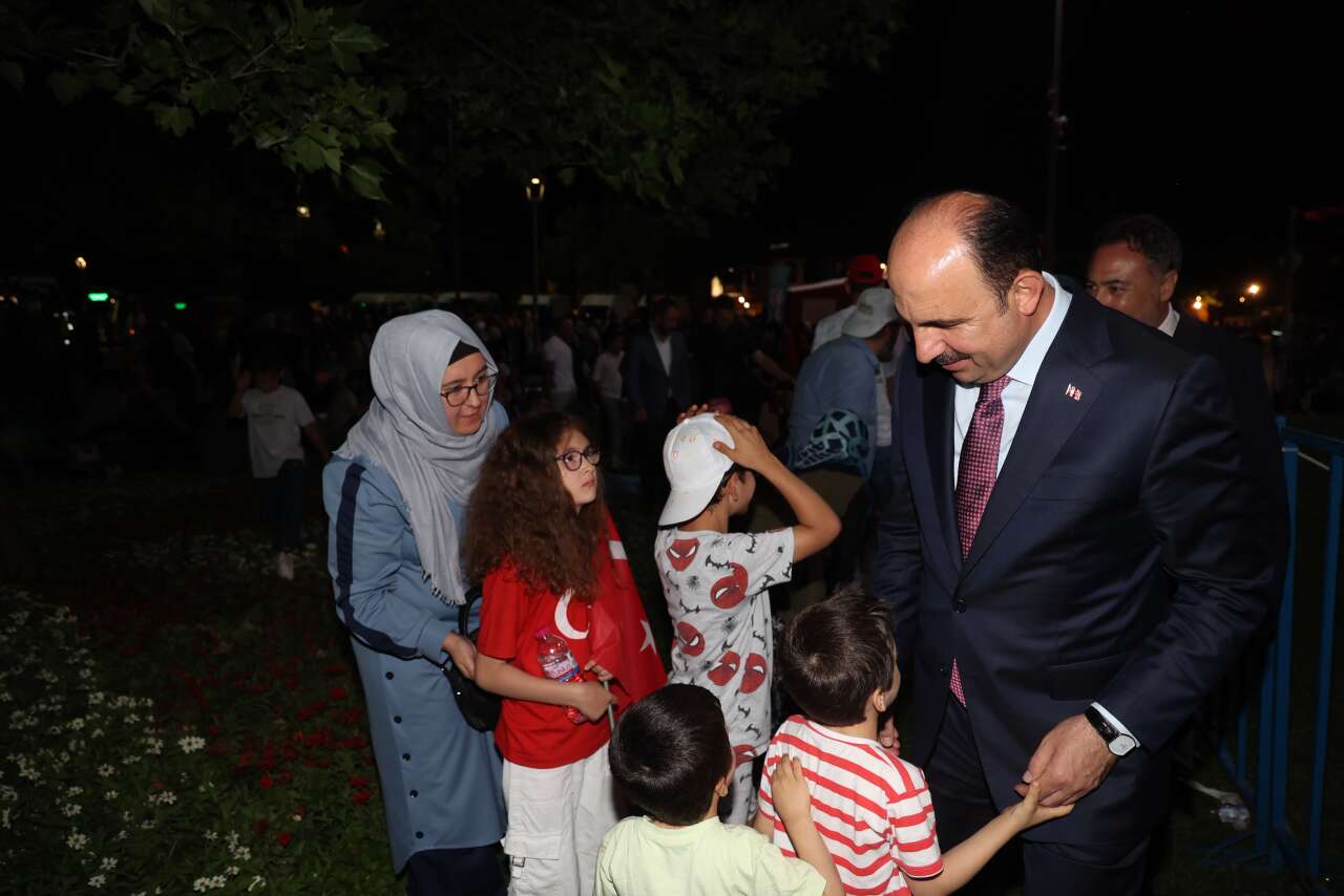 Konya'da 15 Temmuz gecesi! Kılıçarslan Meydanı'na insan seli 29